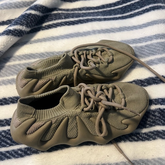 adidas gazelle silver green womens Adidas Yeezy 450 Cloud White main image 0